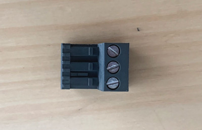 BOSCH konektor TUV